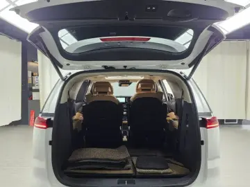 2023 Kia Carnival с пробегом 73 571 км