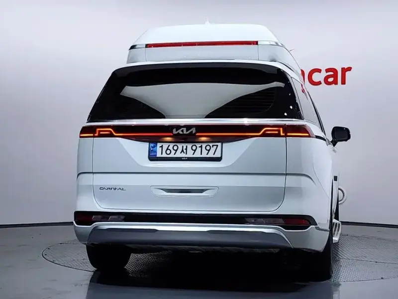 2023 Kia Carnival с пробегом 78 901 км