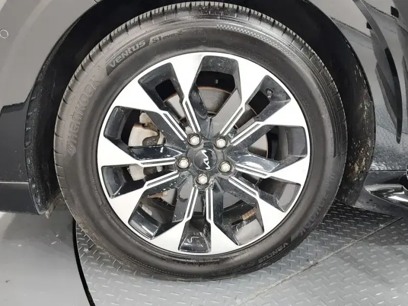 2022 Kia Carnival с пробегом 42 893 км