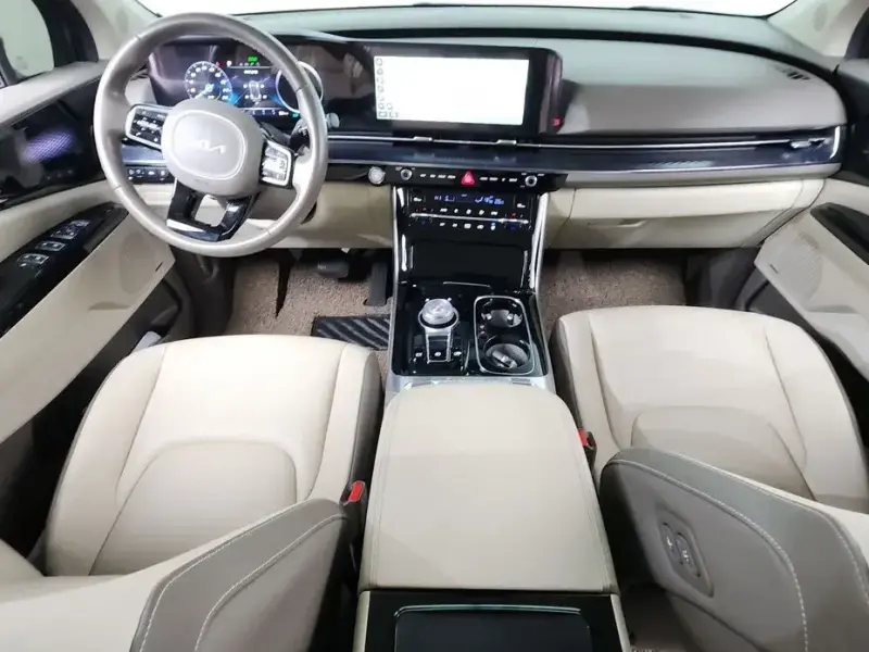 2022 Kia Carnival с пробегом 42 893 км