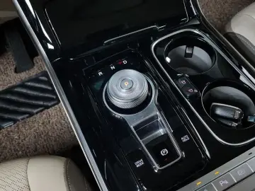 2022 Kia Carnival с пробегом 42 893 км