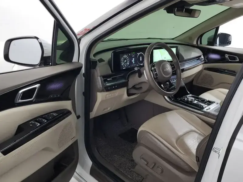 2023 Kia Carnival с пробегом 78 901 км