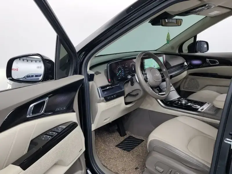 2022 Kia Carnival с пробегом 42 893 км