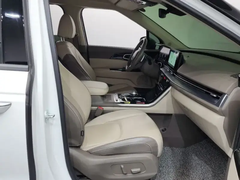 2023 Kia Carnival с пробегом 78 901 км