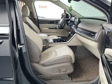 2022 Kia Carnival с пробегом 42 893 км