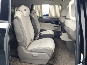 2022 Kia Carnival с пробегом 42 893 км