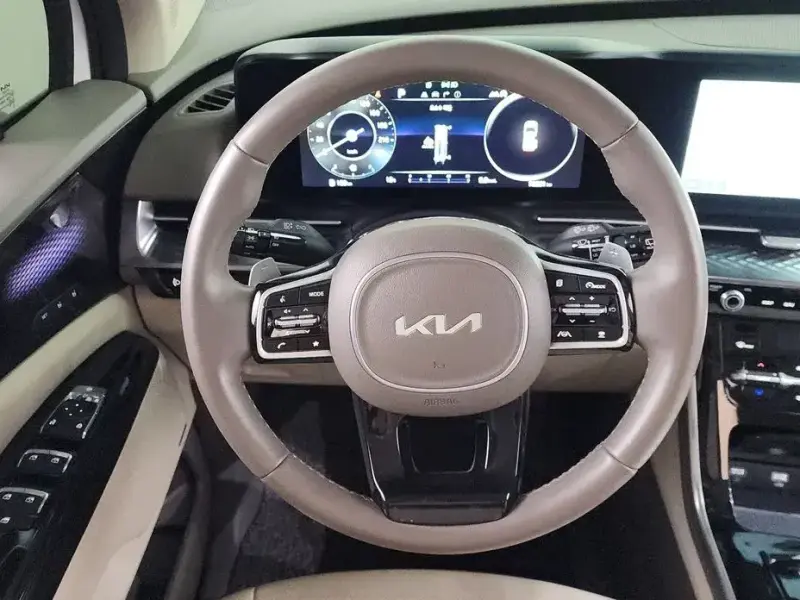 2023 Kia Carnival с пробегом 78 901 км
