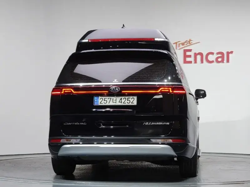 2021 Kia Carnival с пробегом 56 688 км