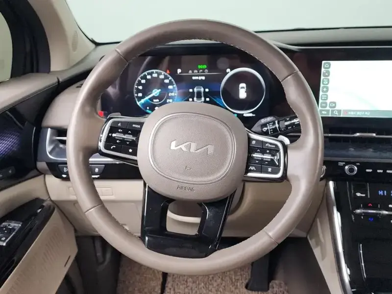 2022 Kia Carnival с пробегом 42 893 км