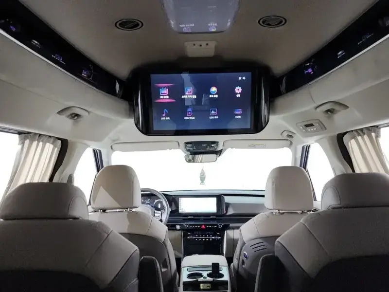 2022 Kia Carnival с пробегом 42 893 км
