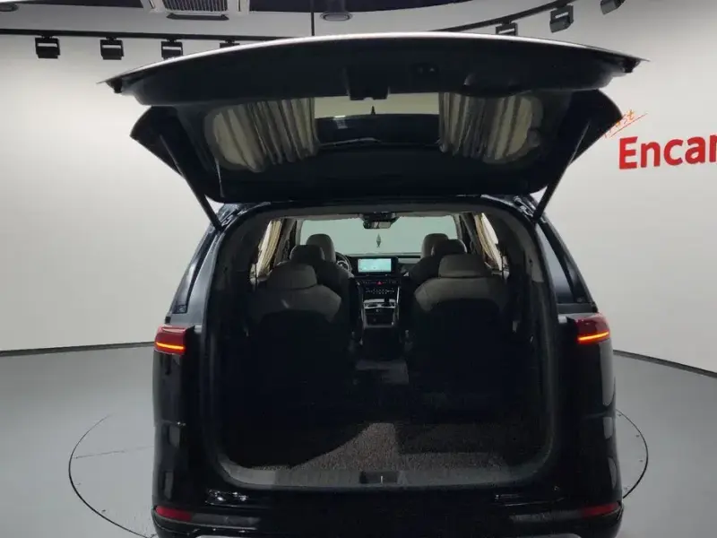 2022 Kia Carnival с пробегом 42 893 км