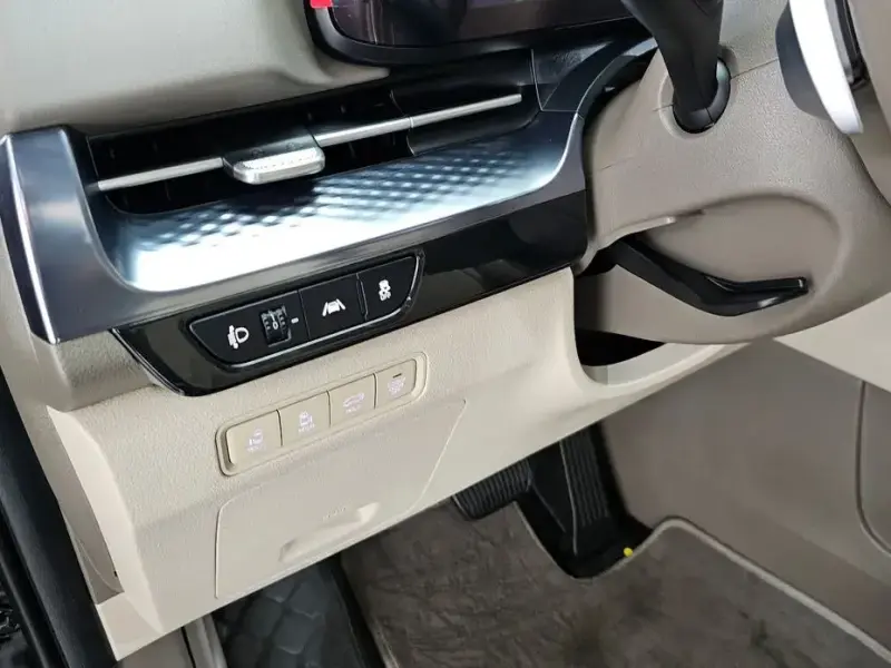 2023 Kia Carnival с пробегом 75 056 км