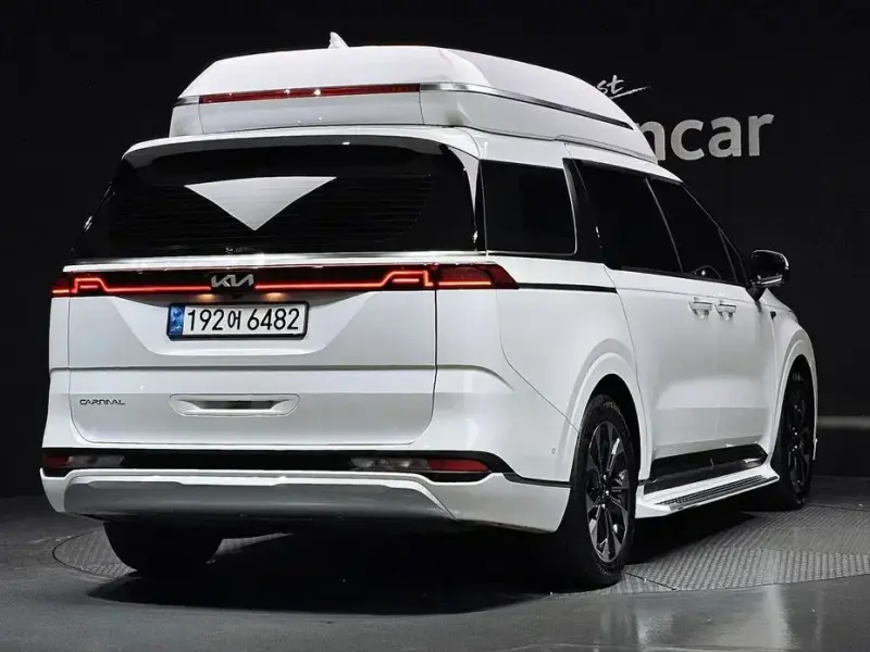 2023 Kia Carnival с пробегом 61 702 км