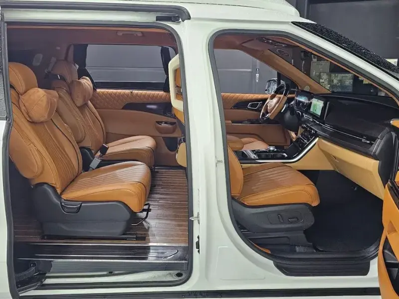 2022 Kia Carnival с пробегом 49 398 км