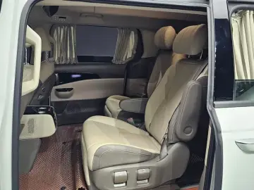 2023 Kia Carnival с пробегом 61 702 км