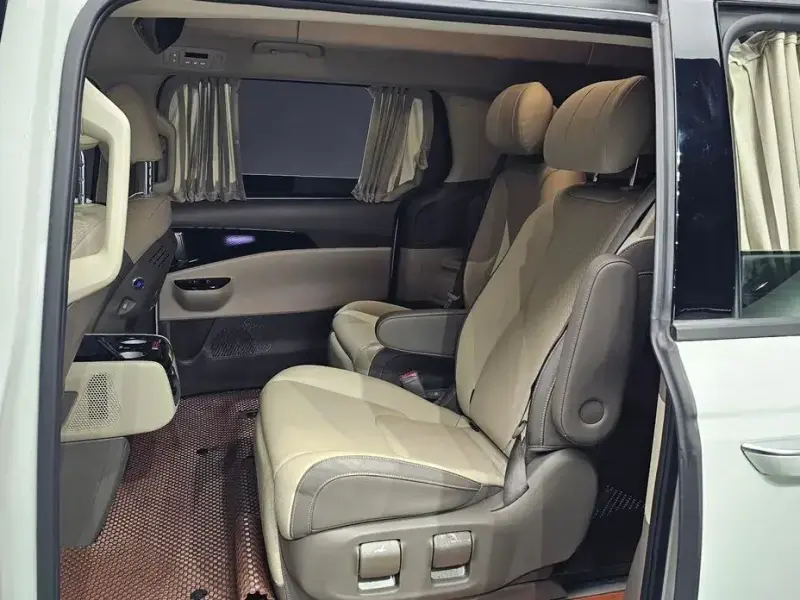 2023 Kia Carnival с пробегом 61 702 км