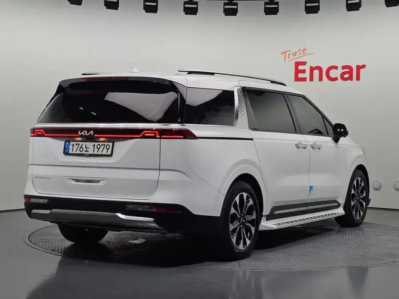 2022 Kia Carnival с пробегом 36 206 км