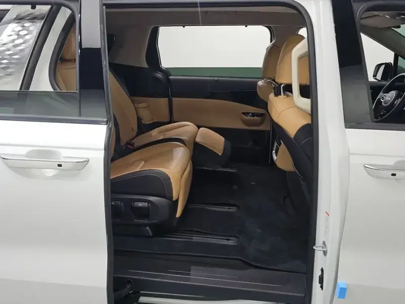 2022 Kia Carnival с пробегом 36 206 км