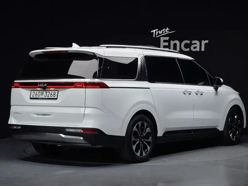 2023 Kia Carnival с пробегом 65 792 км