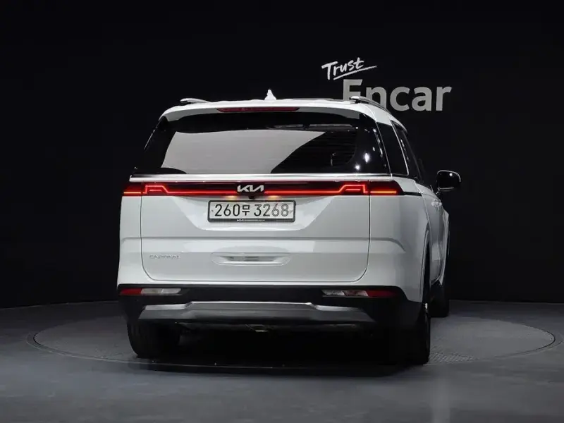 2023 Kia Carnival с пробегом 65 792 км