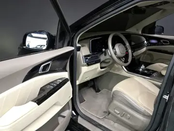 2022 Kia Carnival с пробегом 71 600 км