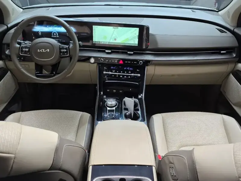 2023 Kia Carnival с пробегом 65 792 км