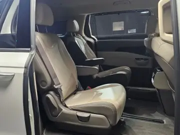 2022 Kia Carnival с пробегом 140 957 км