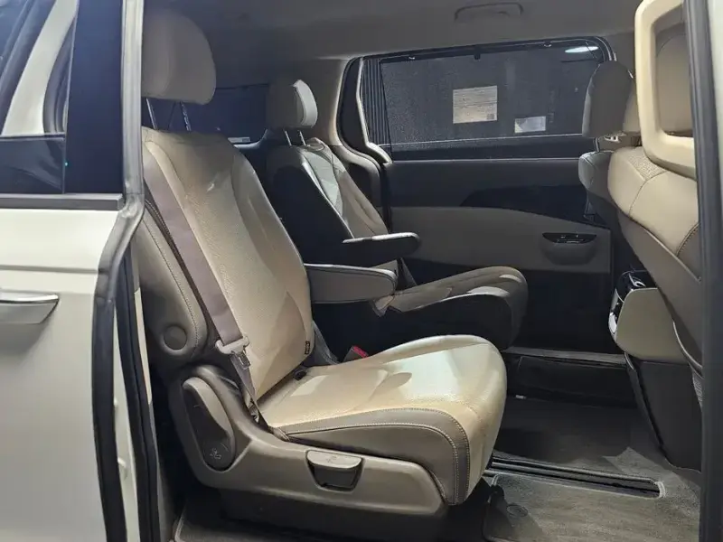 2022 Kia Carnival с пробегом 140 957 км