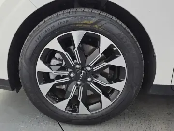 2023 Kia Carnival с пробегом 6 851 км