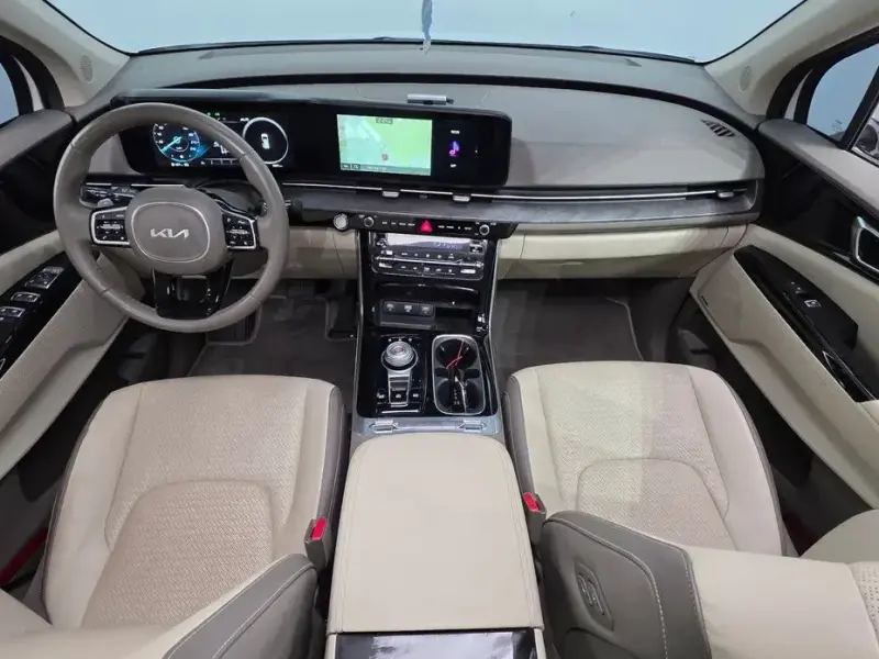 2023 Kia Carnival с пробегом 6 851 км