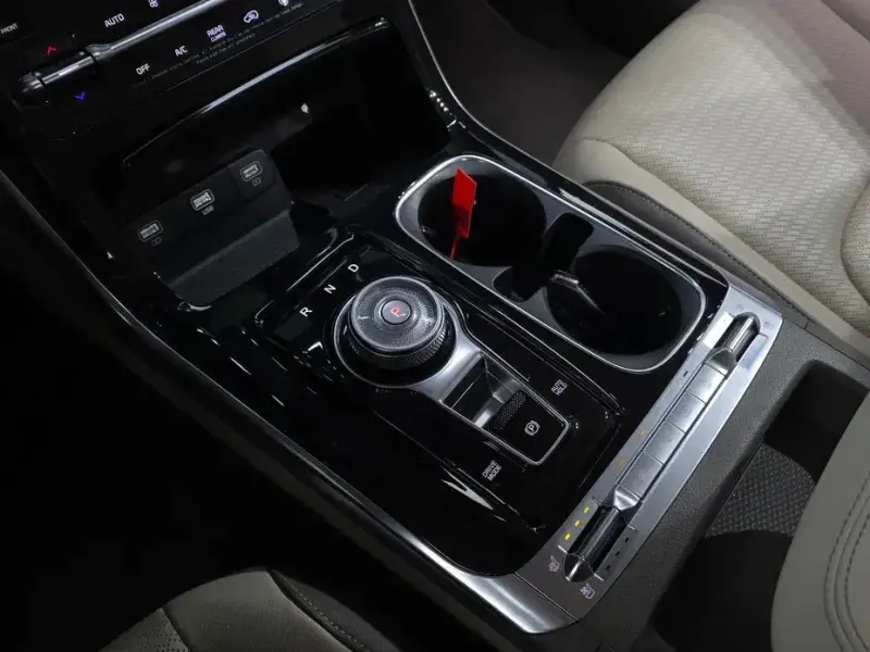 2023 Kia Carnival с пробегом 6 851 км