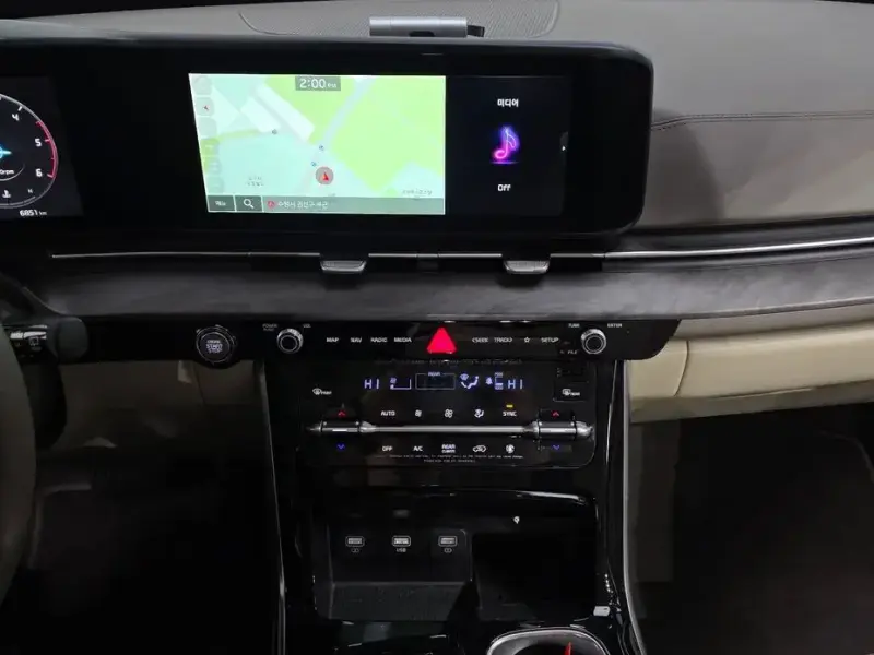 2023 Kia Carnival с пробегом 6 851 км