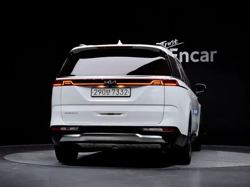 2022 Kia Carnival с пробегом 105 968 км