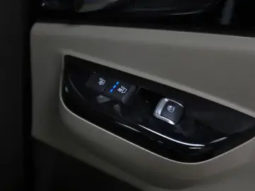 2023 Kia Carnival с пробегом 6 851 км