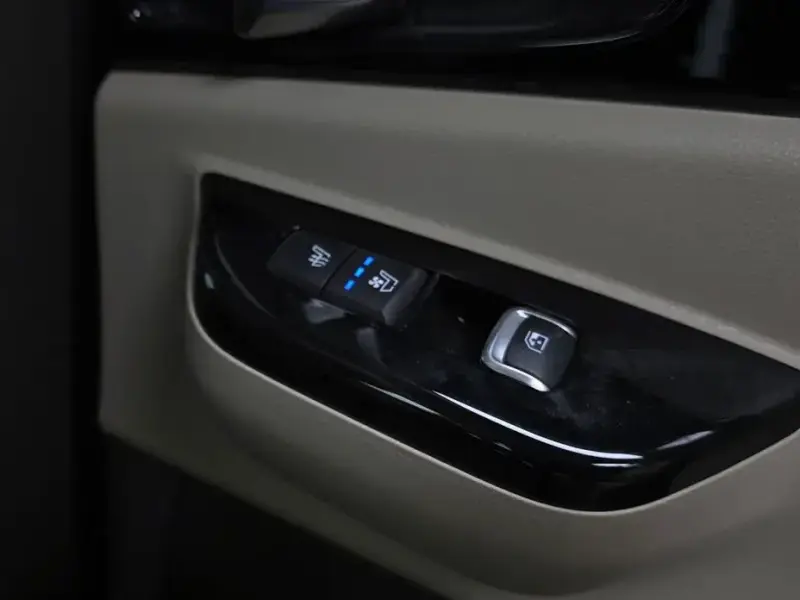 2023 Kia Carnival с пробегом 6 851 км