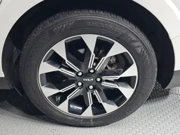 2022 Kia Carnival с пробегом 105 968 км