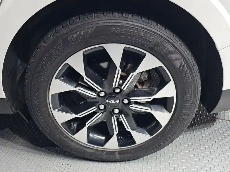 2022 Kia Carnival с пробегом 105 968 км