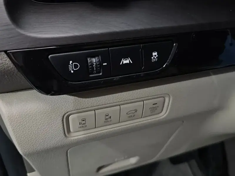 2022 Kia Carnival с пробегом 140 957 км