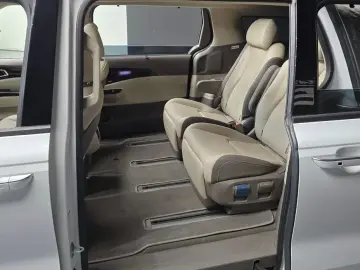 2023 Kia Carnival с пробегом 65 792 км