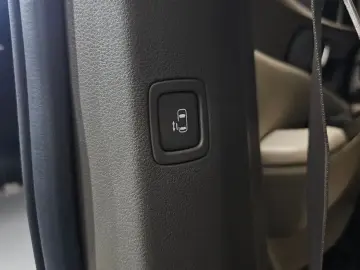 2022 Kia Carnival с пробегом 140 957 км