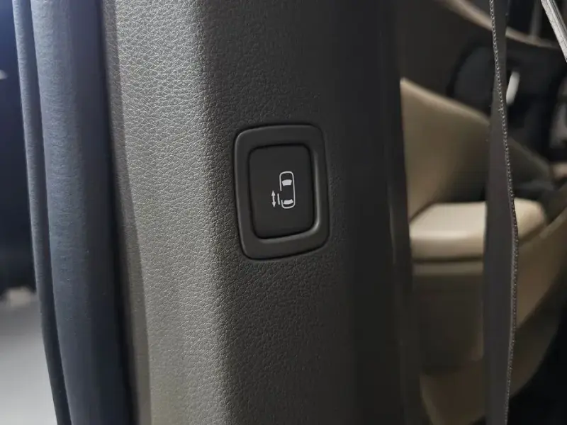 2022 Kia Carnival с пробегом 140 957 км