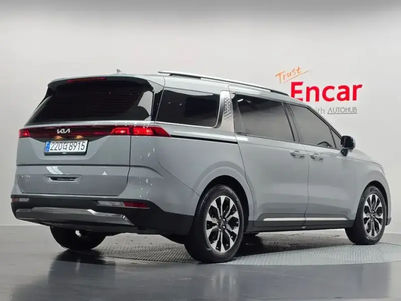 2023 Kia Carnival с пробегом 81 363 км