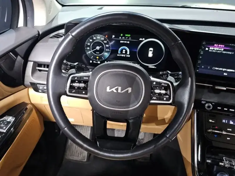 2022 Kia Carnival с пробегом 105 968 км