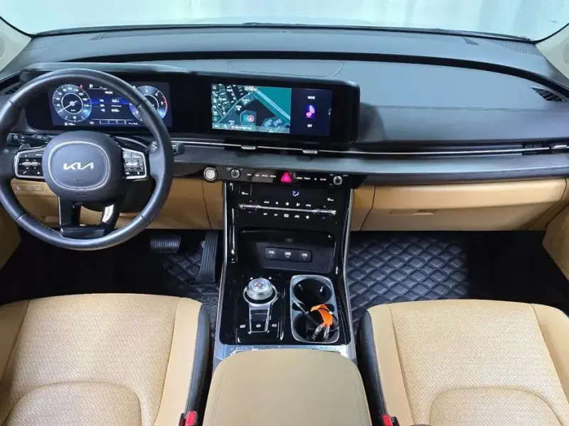 2023 Kia Carnival с пробегом 81 363 км