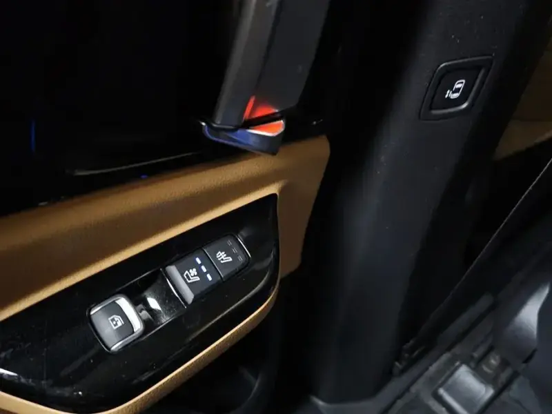 2022 Kia Carnival с пробегом 105 968 км