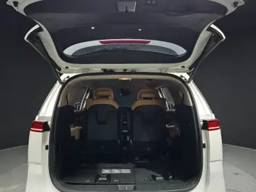 2022 Kia Carnival с пробегом 105 968 км