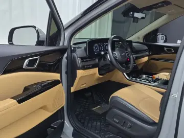 2023 Kia Carnival с пробегом 81 363 км