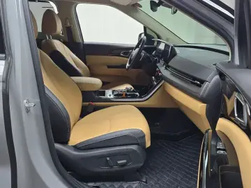 2023 Kia Carnival с пробегом 81 363 км