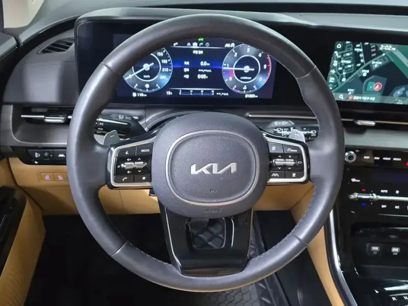 2023 Kia Carnival с пробегом 81 363 км