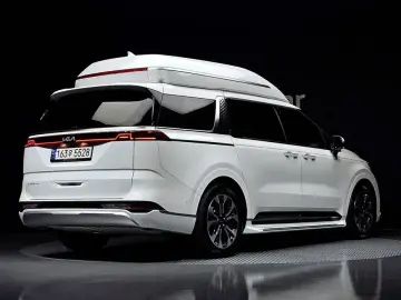 2023 Kia Carnival с пробегом 19 938 км